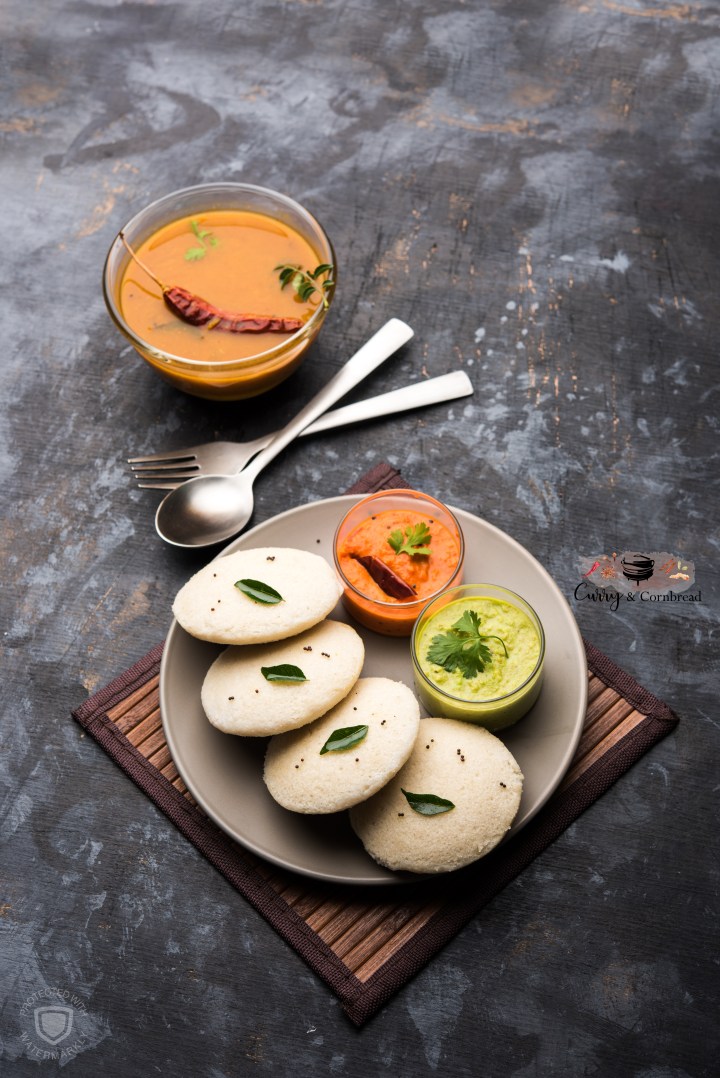 Idli – Rice and Lentil steamed&nbsp;cakes